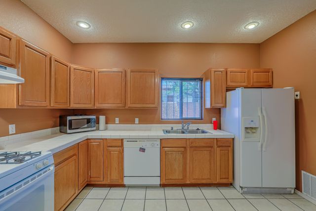 1909 Girard Boulevard NE, Albuquerque, NM 87106