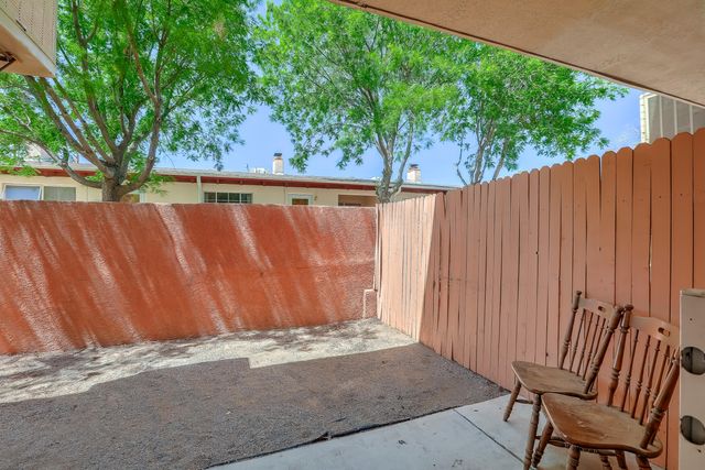 1909 Girard Boulevard NE, Albuquerque, NM 87106