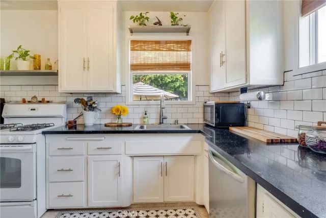 4725 Castana, Lakewood, CA 90712