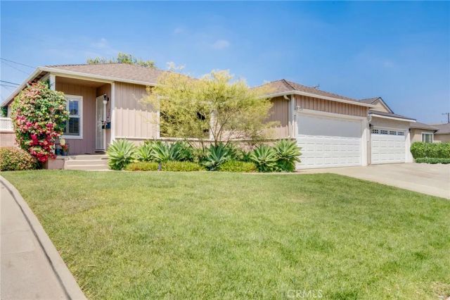 4725 Castana, Lakewood, CA 90712