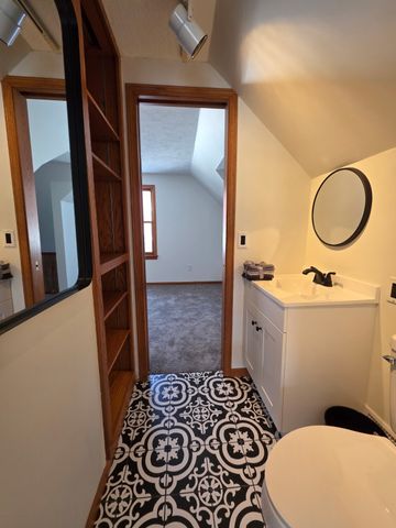 3836 8th Place, Des Moines, IA 50313