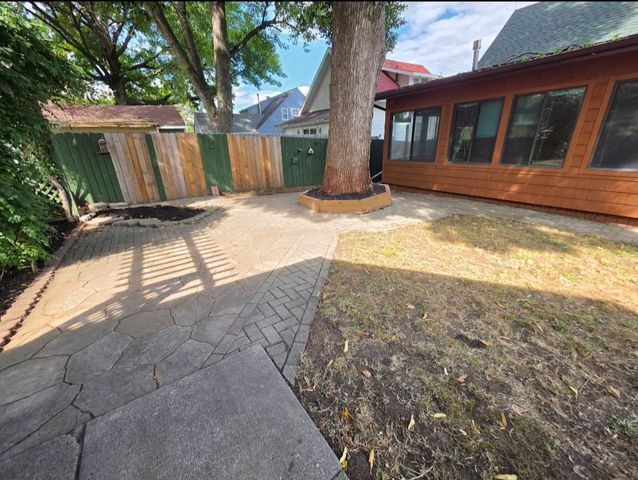 3836 8th Place, Des Moines, IA 50313