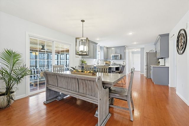 19 Harmony Trl, Hopedale, MA 01747