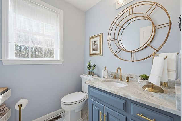 19 Harmony Trl, Hopedale, MA 01747