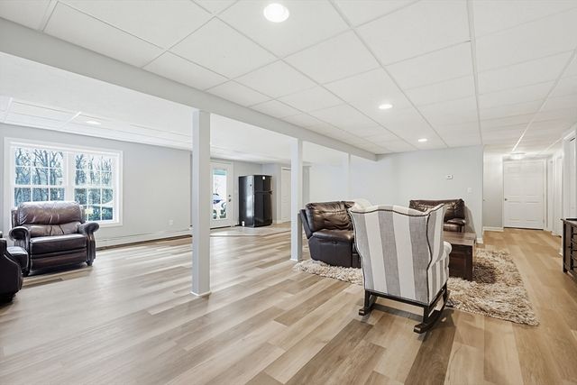 19 Harmony Trl, Hopedale, MA 01747