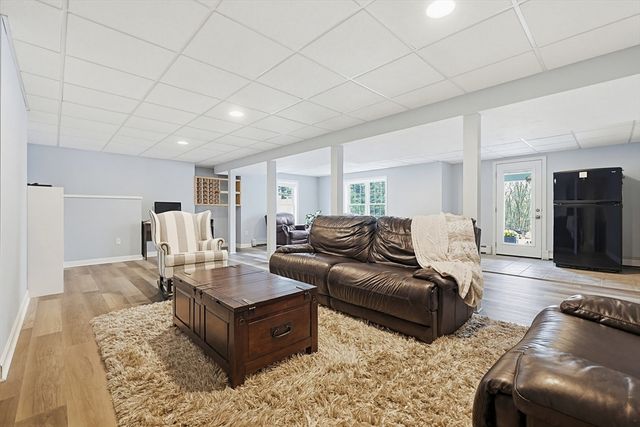 19 Harmony Trl, Hopedale, MA 01747