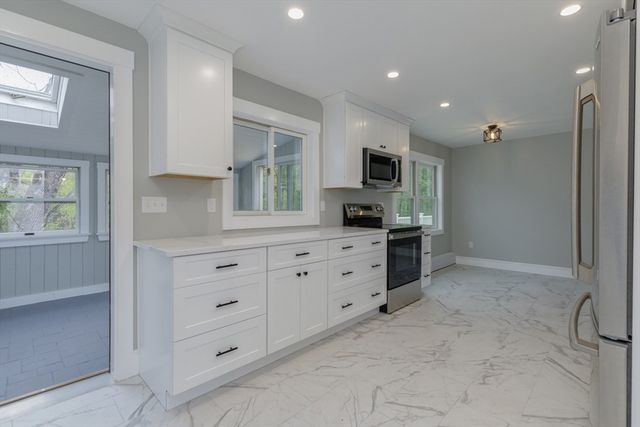 50 Piscataqua Rd, Dover, NH 03820