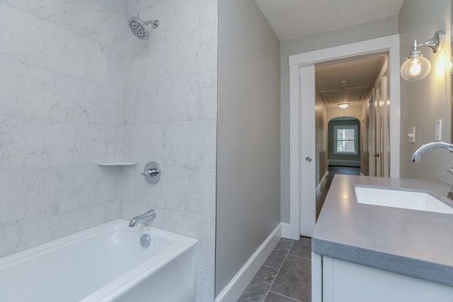 50 Piscataqua Rd, Dover, NH 03820