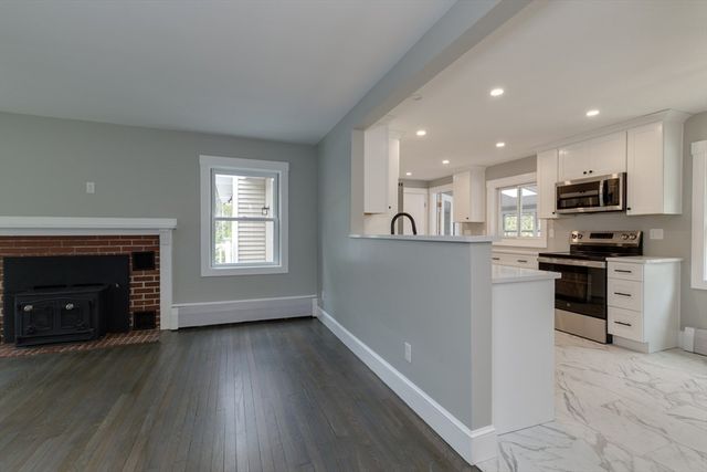 50 Piscataqua Rd, Dover, NH 03820