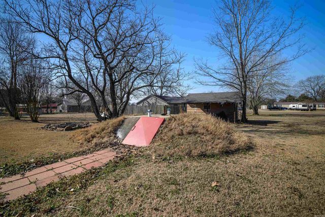 360 W 13th Street, Newark, AR 72562