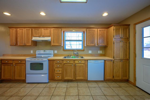 360 W 13th Street, Newark, AR 72562