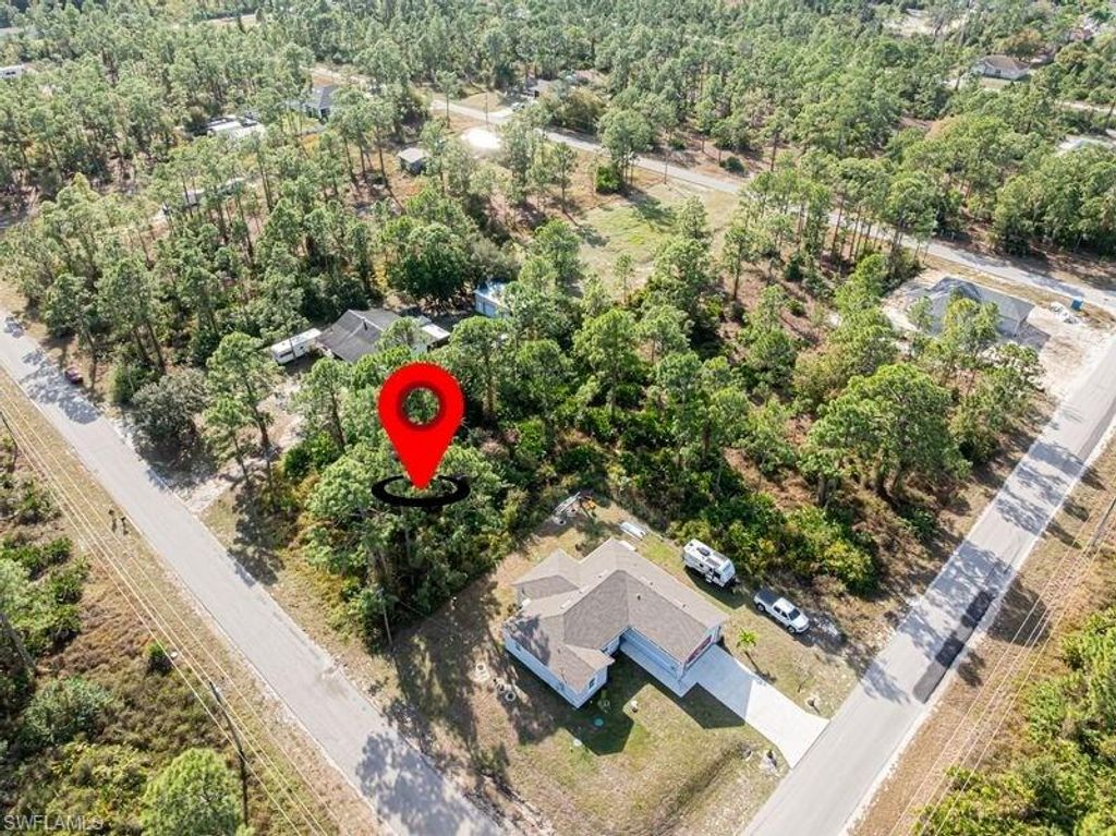 921 Moore AVE, LEHIGH ACRES, FL 33972 — photo 4