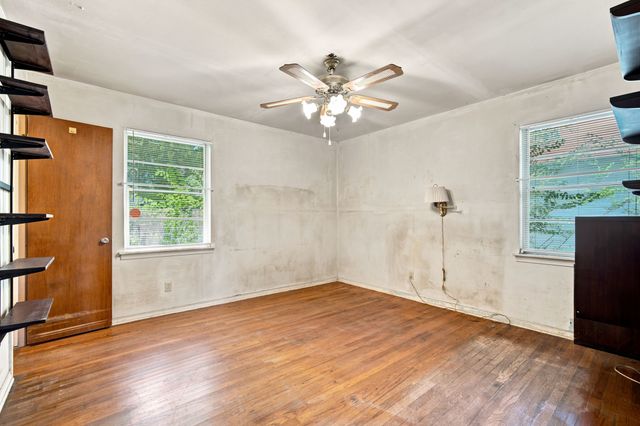 638 Odeneal Street, Dallas, TX 75217