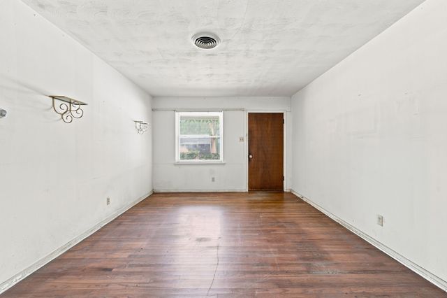 638 Odeneal Street, Dallas, TX 75217