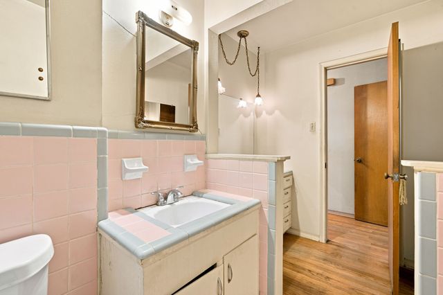 638 Odeneal Street, Dallas, TX 75217