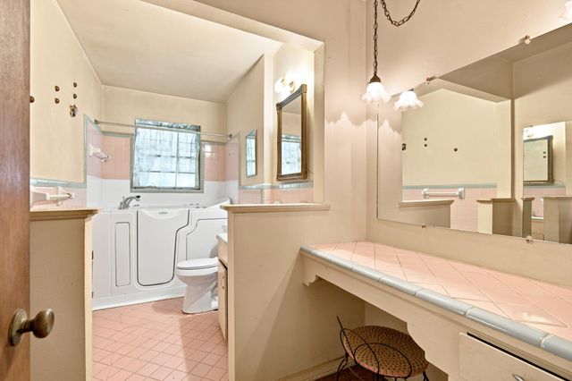638 Odeneal Street, Dallas, TX 75217