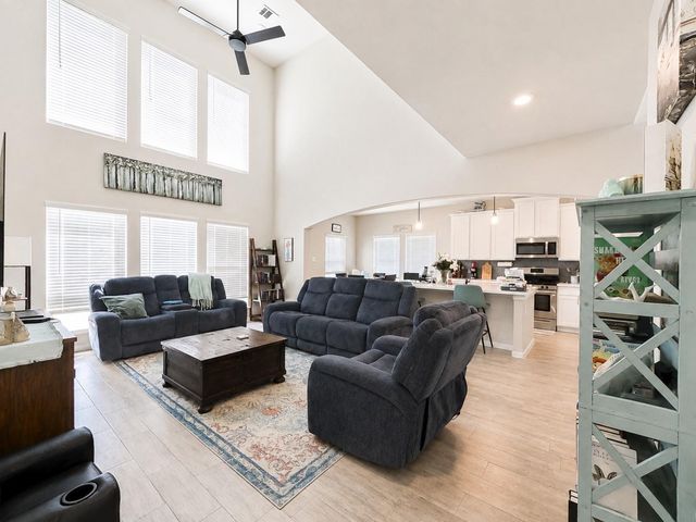 377 Selah Court, Alvin, TX 77511