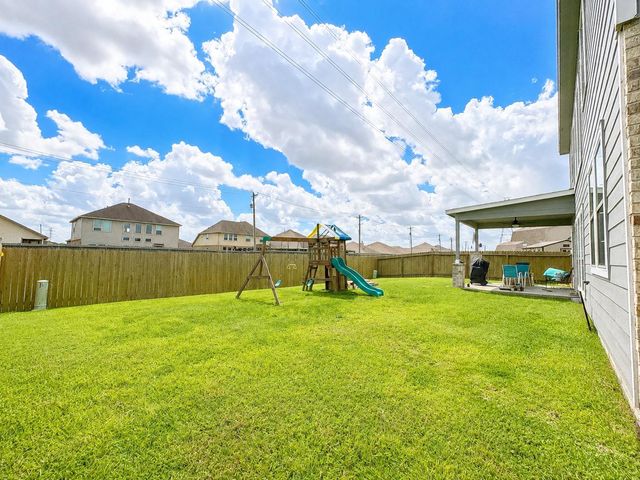 377 Selah Court, Alvin, TX 77511