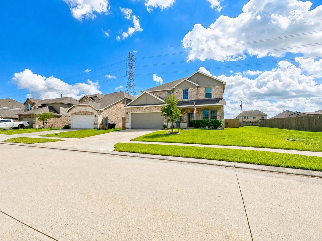 377 Selah Court, Alvin, TX 77511