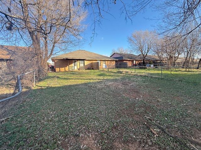 242 Barrett Place, Edmond, OK 73003