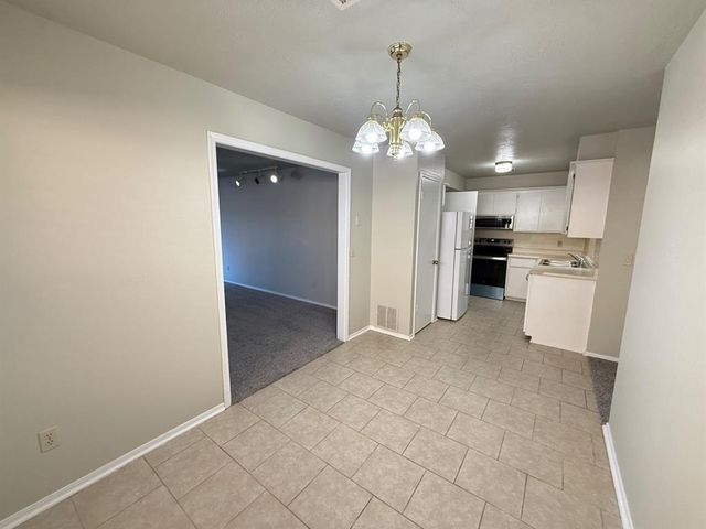 242 Barrett Place, Edmond, OK 73003