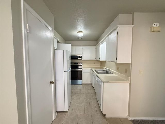 242 Barrett Place, Edmond, OK 73003