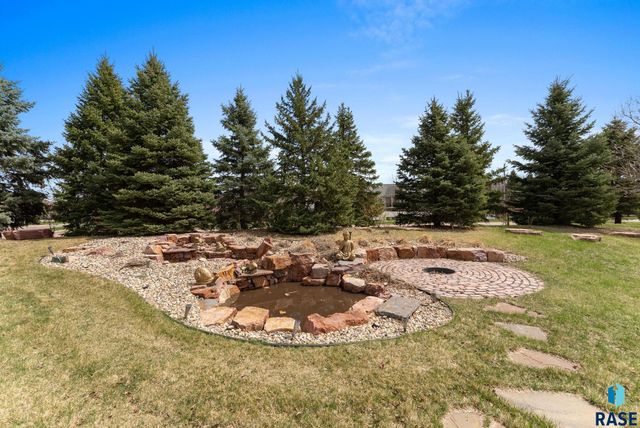 2201 W Sleigh Creek Trl Trail, Sioux Falls, SD 57108