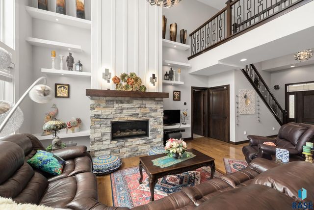 2201 W Sleigh Creek Trl Trail, Sioux Falls, SD 57108