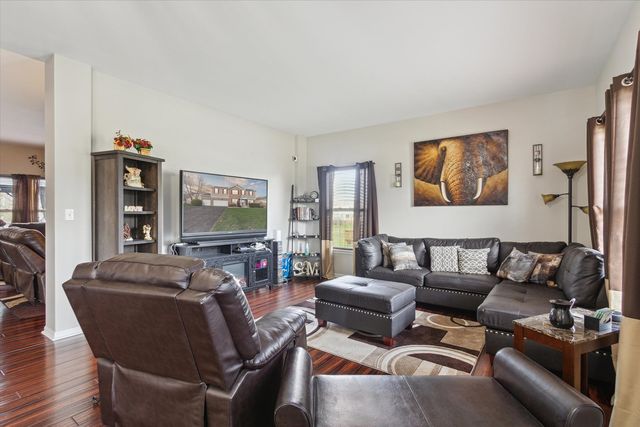 229 Stone Hollow Drive, Poplar Grove, IL 61065