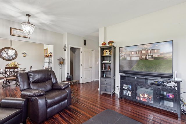 229 Stone Hollow Drive, Poplar Grove, IL 61065