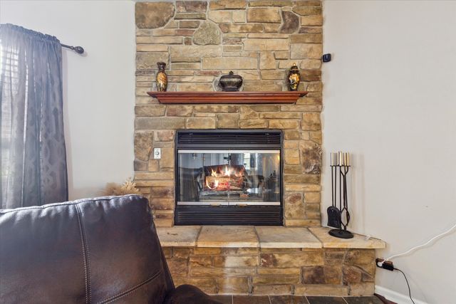 229 Stone Hollow Drive, Poplar Grove, IL 61065