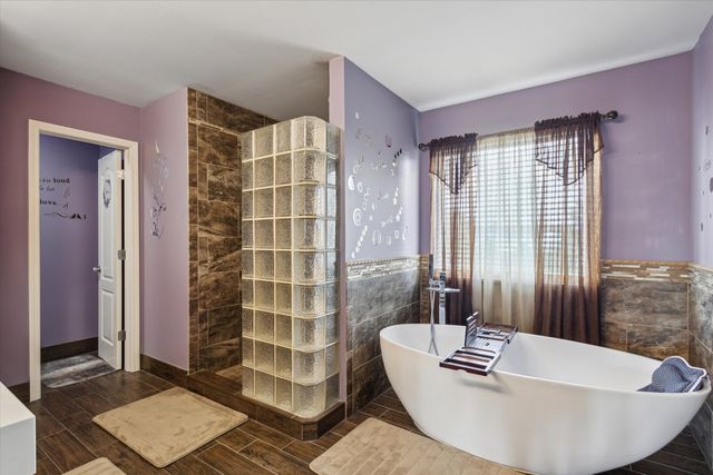 229 Stone Hollow Drive, Poplar Grove, IL 61065