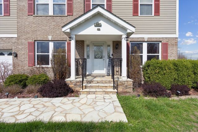 229 Stone Hollow Drive, Poplar Grove, IL 61065