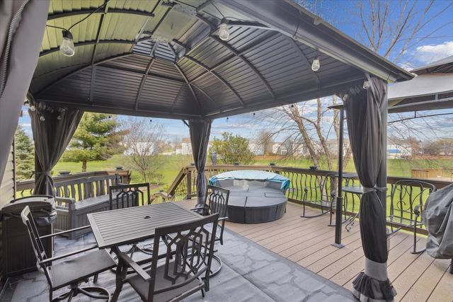 229 Stone Hollow Drive, Poplar Grove, IL 61065