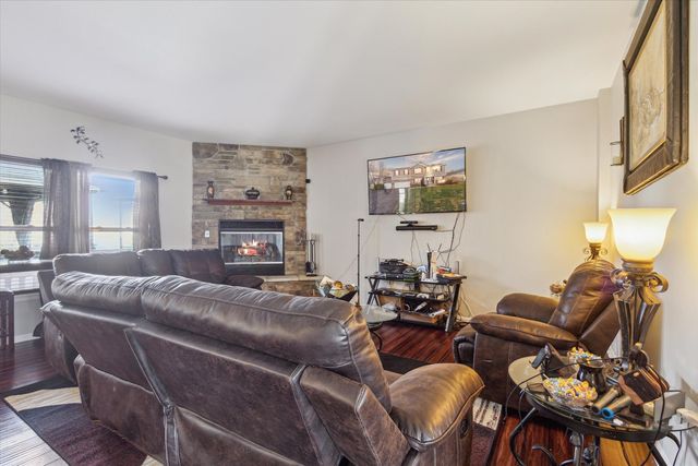 229 Stone Hollow Drive, Poplar Grove, IL 61065