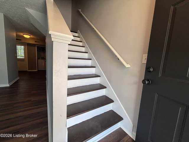 8309 Lake Superior Dr, Louisville, KY 40291
