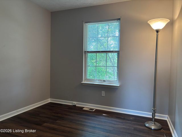 8309 Lake Superior Dr, Louisville, KY 40291