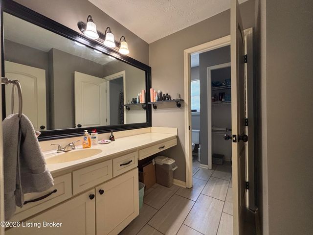 8309 Lake Superior Dr, Louisville, KY 40291