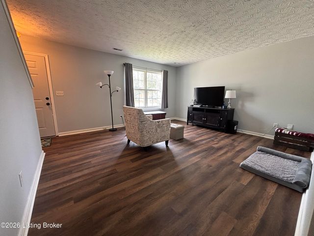 8309 Lake Superior Dr, Louisville, KY 40291