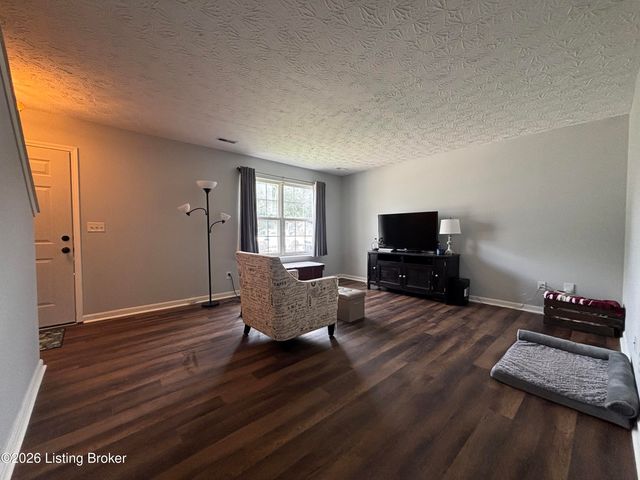 8309 Lake Superior Dr, Louisville, KY 40291