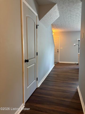 8309 Lake Superior Dr, Louisville, KY 40291