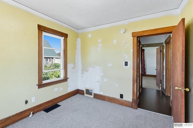 1607 & 1609 Laird Street, Omaha, NE 68110