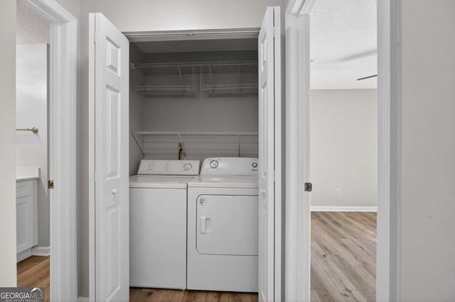 423 Granville Court, Atlanta, GA 30328