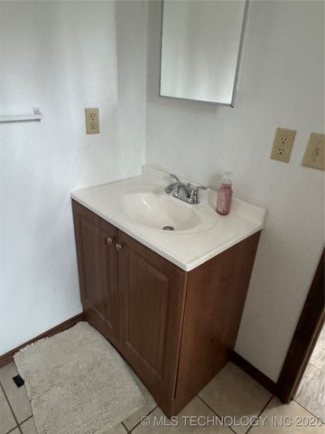 111 Hickory, Cartwright, OK 74731