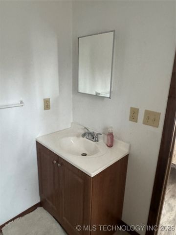 111 Hickory, Cartwright, OK 74731