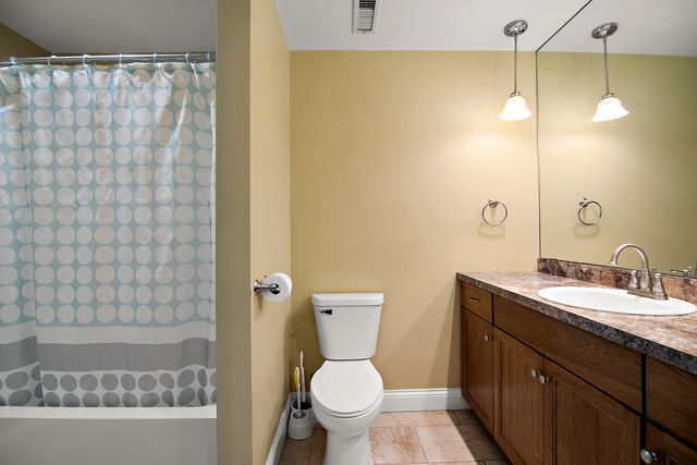 1305 OAKTREE Lane, Kankakee, IL 60901