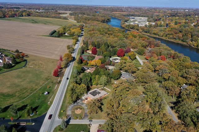 1305 OAKTREE Lane, Kankakee, IL 60901