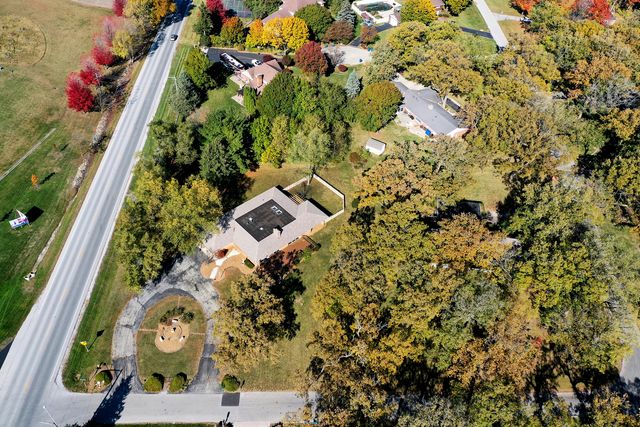 1305 OAKTREE Lane, Kankakee, IL 60901