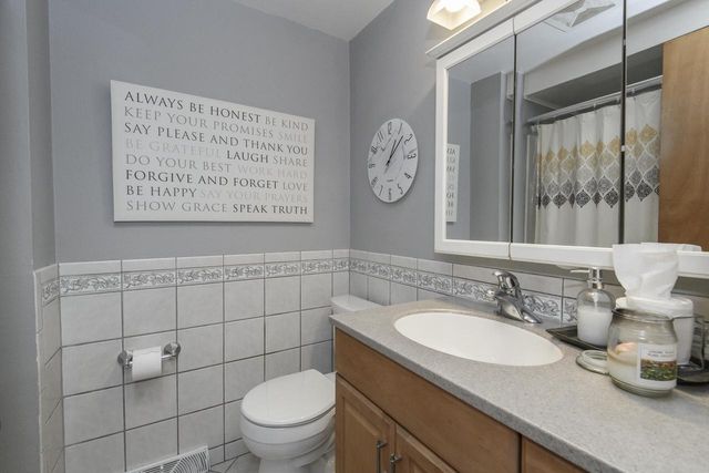 17900 Continental DRIVE, Brookfield, WI 53045