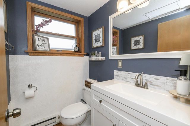 17900 Continental DRIVE, Brookfield, WI 53045